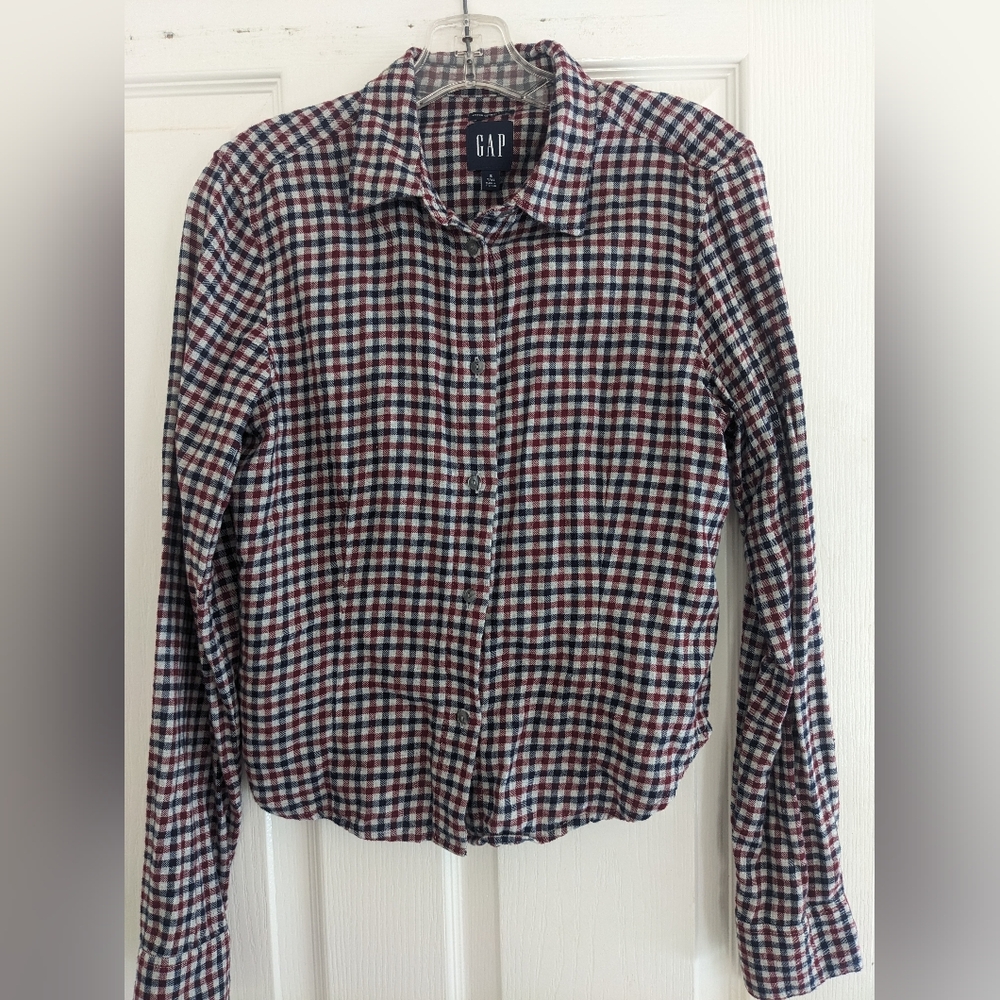 GAP Women's Plaid Croped Button-Down  Flannel Shirt - Red, Blur, and White